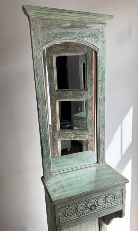 namu-dekoras-baldai-grozio-staliukai-zalias-grozio-staliukas-5