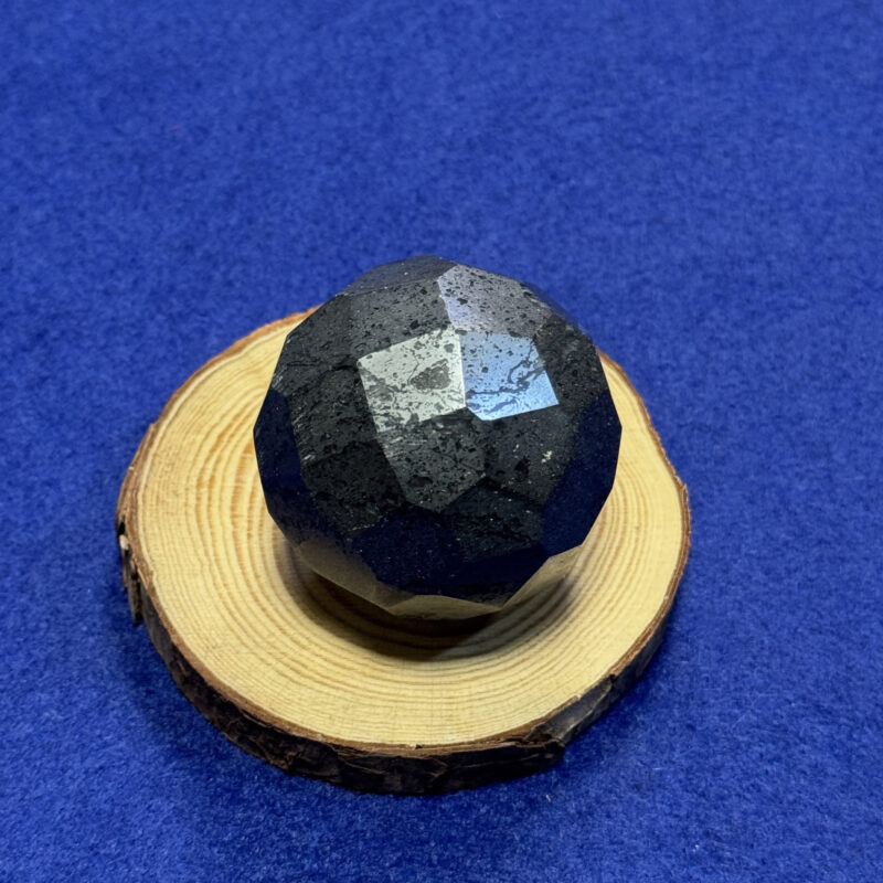 kristalai-dekoratyviniai-kristalai-hematito-sfera-1-br