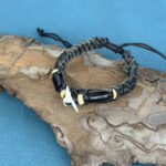 papuosalai-is-indijos-apyrankes-odines-apyrankes-odine-apyranke-su-ryklio-dantimis-2