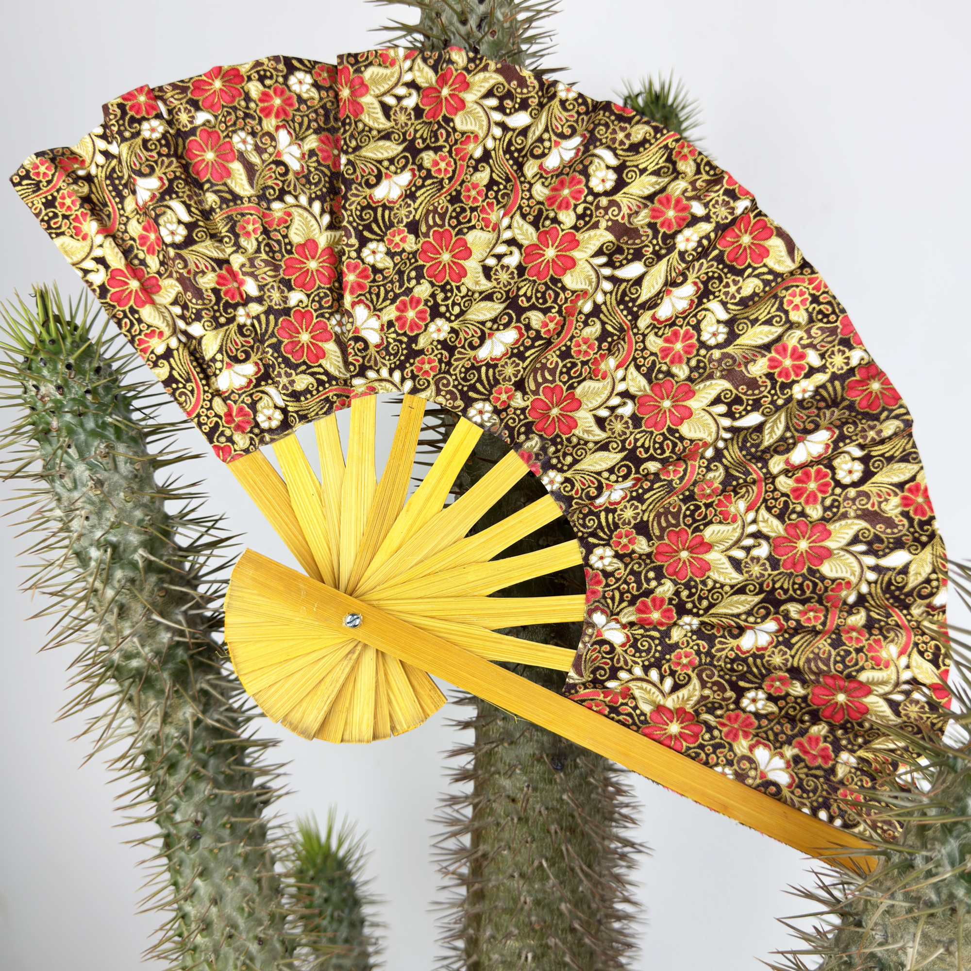 Vėduoklė "Gėlytės" aksesuarai-is-indijos-veduokles-veduokle-gelytės-1