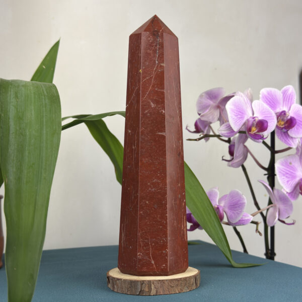 kristalai-dekoratyviniai-kristalai-jaspio-obeliskas
